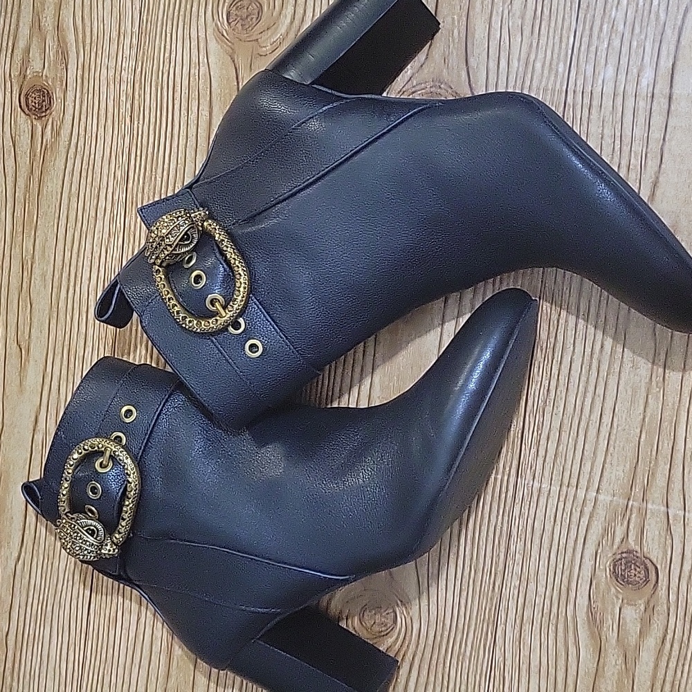 Kurt Geiger London black bootie.p